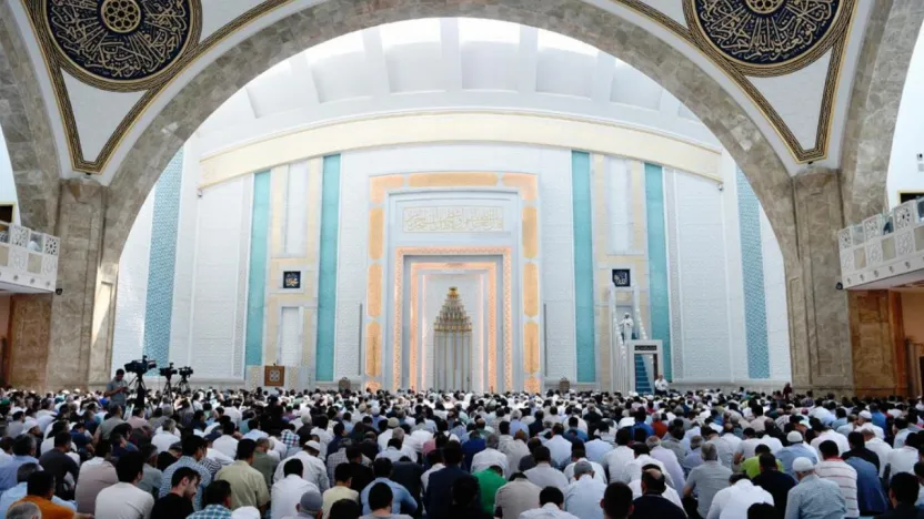 Cuma Hutbesinin Konusu: Aile, Merhamet ve Muhabbetin Ocağı