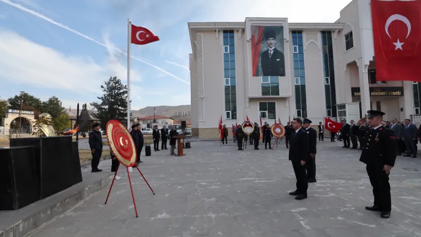 Darende'de 10 Kasım Anma Töreni: Atatürk'ün 87. Ölüm Yıldönümü Coşkuyla Anıldı