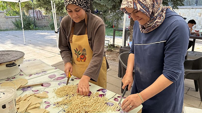 Darende'de Geleneksel Kış Lezzetleri İçin Yoğun Mesai