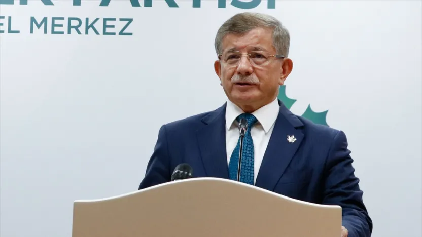 Davutoğlu'ndan Bahçeli'ye 'Terörsüz Türkiye' Süreci İçin Destek ve Tebrik Telefonu