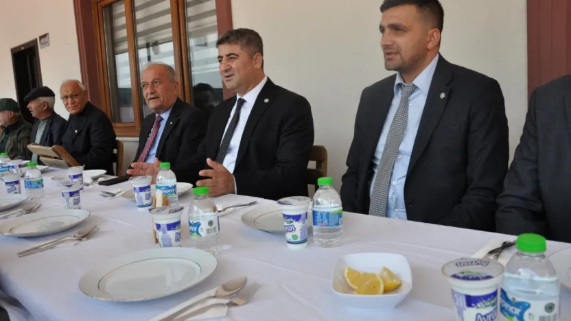 'Demir Gidiyor Hekimhan Bakıyor'