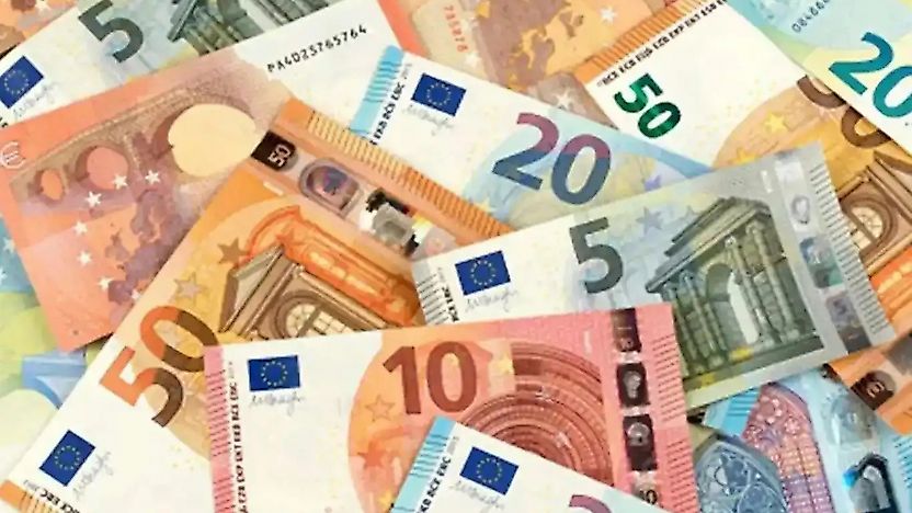 Dolar Geriledi, Euro Yükseldi: Piyasalarda Son Durum