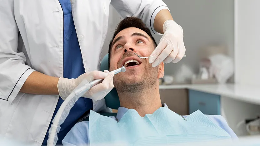 Evde Diş Beyazlatmaya Dikkat: Mine Tabakası Zarar Görebilir