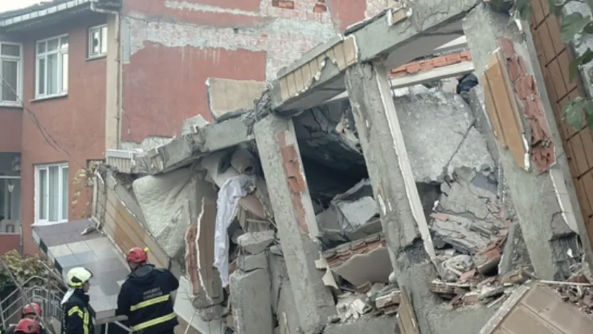 Gebze'de Korkutan Çökme! 7 Katlı Bina Yerle Bir Oldu