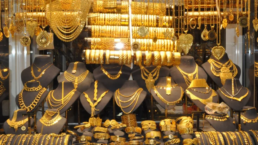 Gram altın 4 bin 400 TL'yi aştı