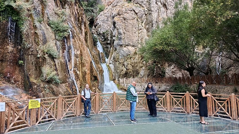 Günpınar Şelalesi'nde Sonbahar Hareketliliği