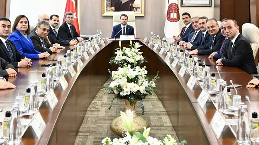 Gürlek: 'Liyakat ve şeffaflığı esas alan bir anlayışı sürdüreceğiz'