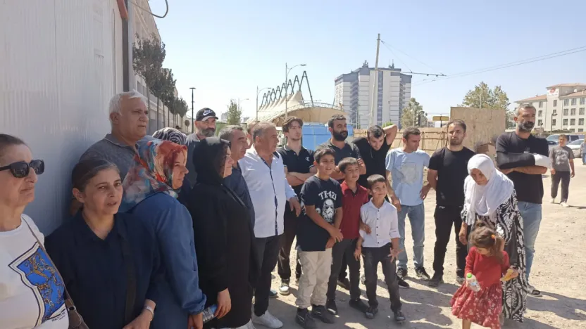 Halfettin Mahallesi Depremzedelerine Ev Yerine Ofis Çıktı: Hak Sahipleri İsyanda