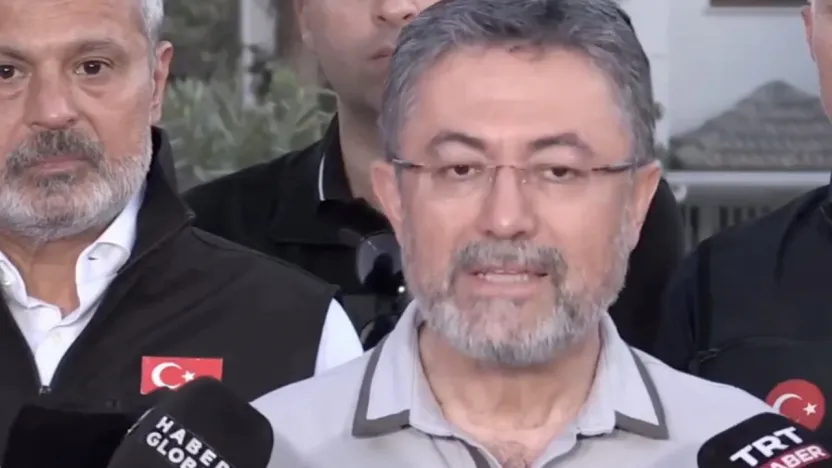 Hatay, İzmir ve Manisa'daki yangınlar kısmen kontrol altında soğutma çalışmaları sürüyor