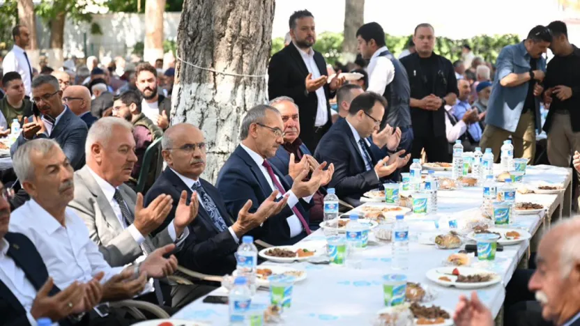 Hayırsever İş İnsanı Vahap Küçük Vefatının Sene-i Devriyesinde Dualarla Anıldı
