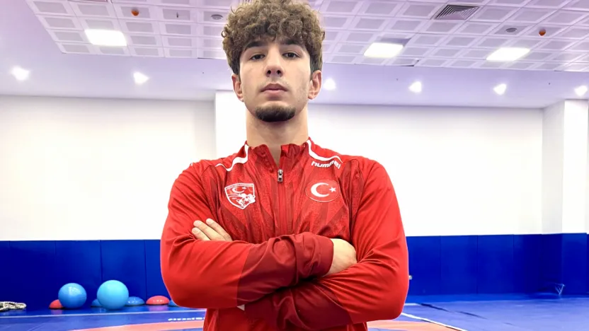 Hüseyin Emir Özen, Uluslararası Arenada Minderde
