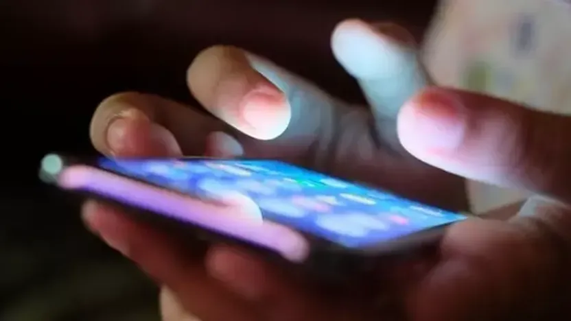 İnternet Kullanımında Kadın-Erkek Farkı Azalıyor: WhatsApp İlk Sırada