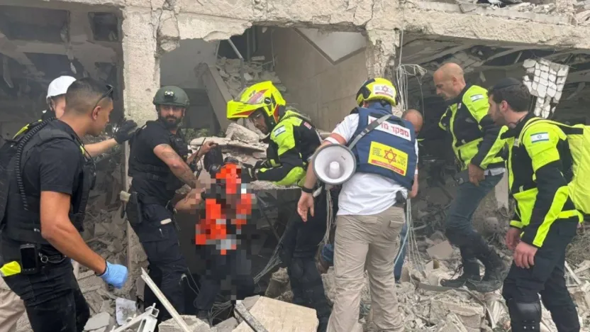 İran'ın işgale yönelik son füze dalgasında 26 kişi yaralandı, ağır hasar oluştu