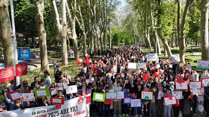 İstanbul'da 'Aile Yılı' yürüyüşü