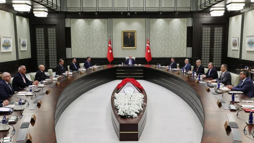 Kabine toplandı