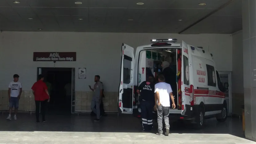 Kamyon ile motosiklet çarpıştı: 1 yaralı