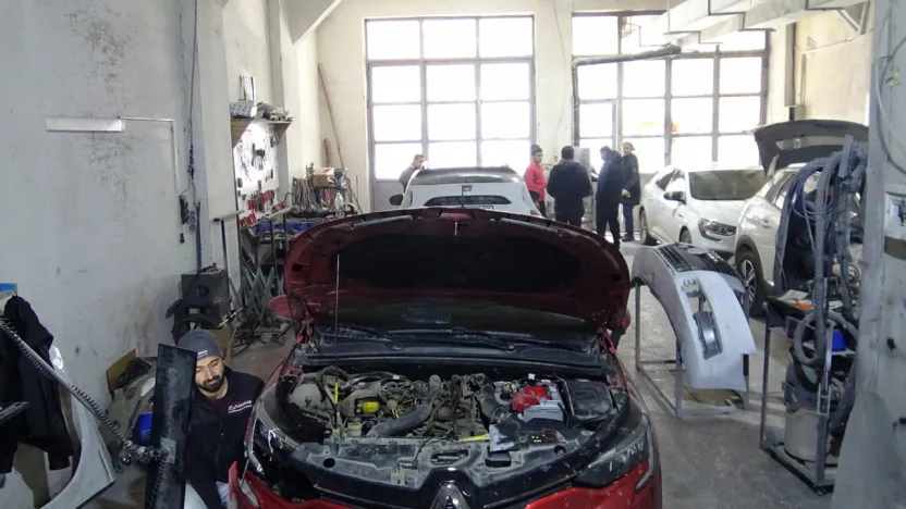 Kaportacılarda yağış mesaisi: talepler katlandı