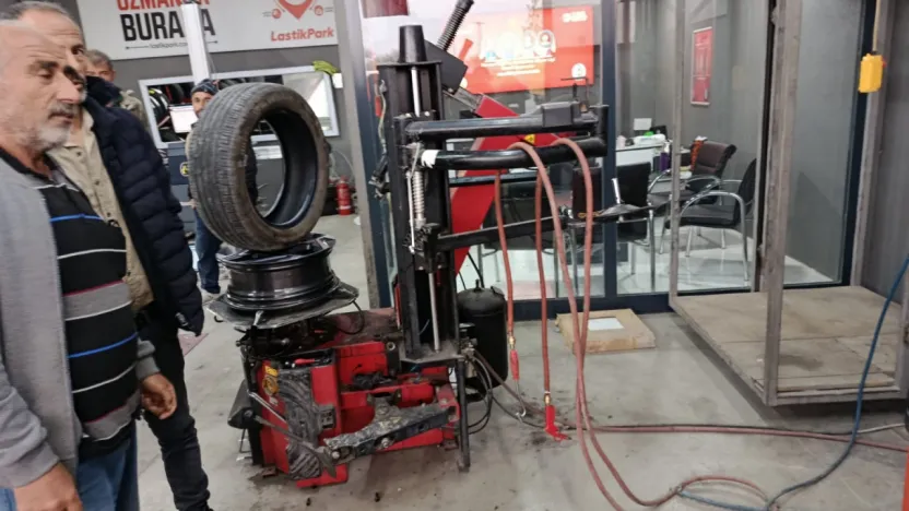 Kar Beklentisi Hazırlıkları Hızlandırdı: Araç Bakımında Son Gün Yoğunluğu