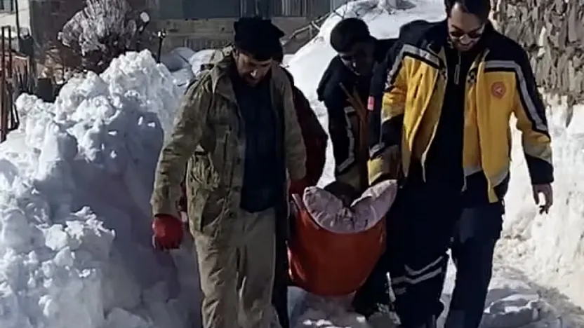 Karla Kapanan Yolda Hayat Kurtaran Dayanışma