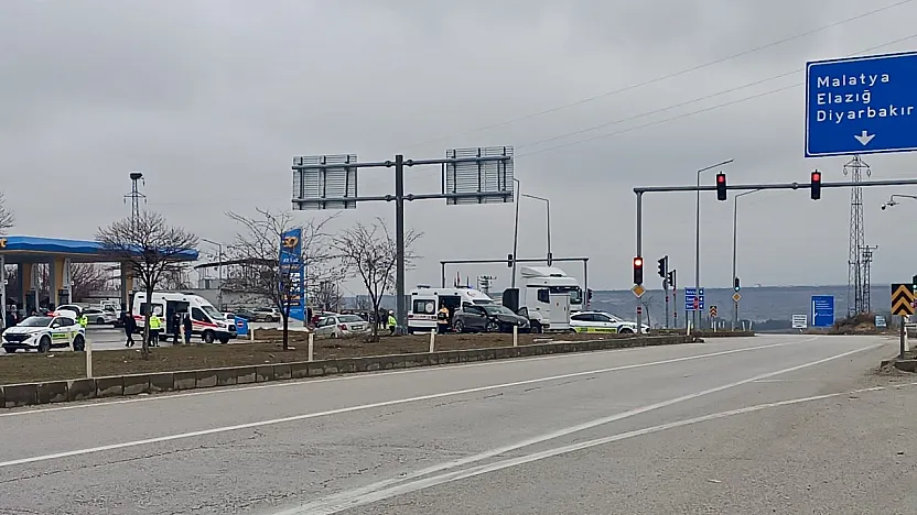 Kayseri-Malatya Karayolunda Kaza: 4 Kişi Yaralandı