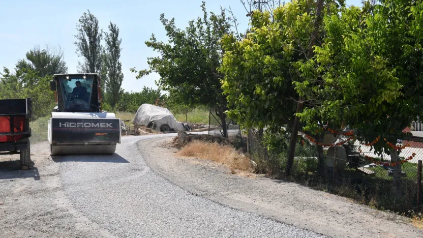 Kırsal Mahallelerde Yaşam Kalitesi Yükseliyor: Yeşilyurt Belediyesi'nden Büyük Yatırım