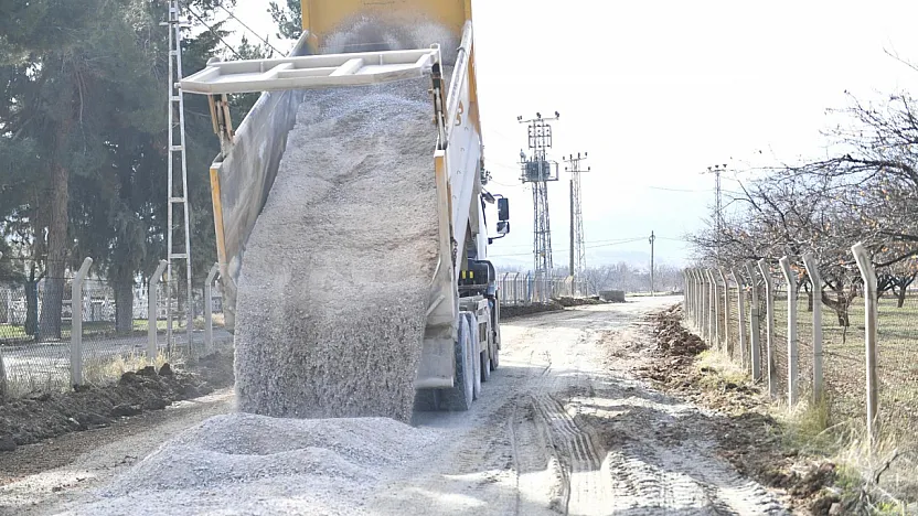 Kırsal Mahallelerde Yol Kalitesi Artıyor