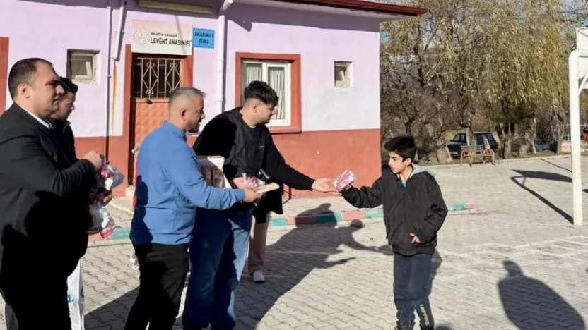 Kırsal Okullara Farkındalık Projesi: Akçadağ'da Öğrencilerin Yüzü Güldü