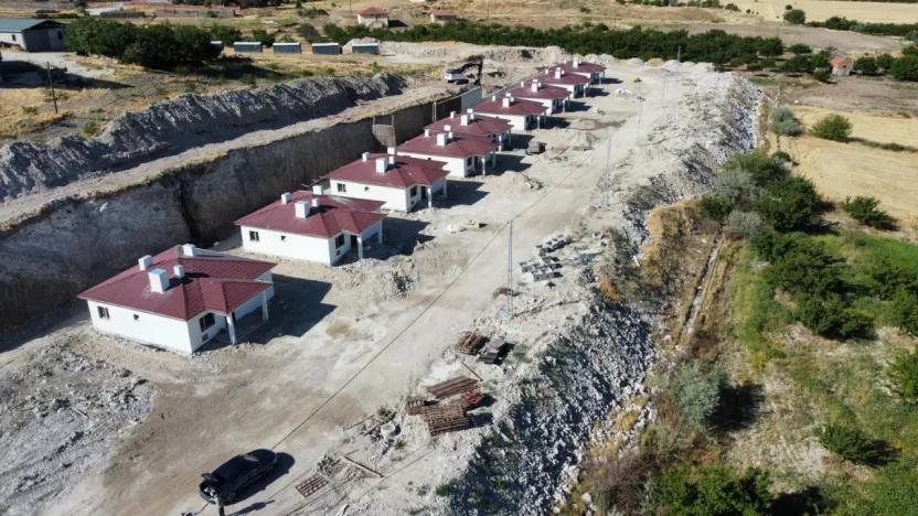 Köy Evleri Projesi Yazıhan'da Bitme Aşamasında: 99 Yeni Konut Yükseldi