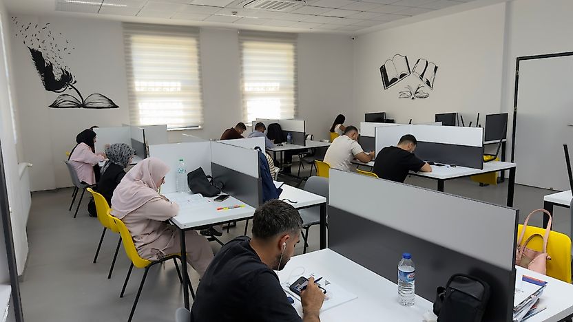 KPSS'ye Hazırlanan Öğrencilerin Tercihi Ahmet Kekeç Semt Kütüphanesi