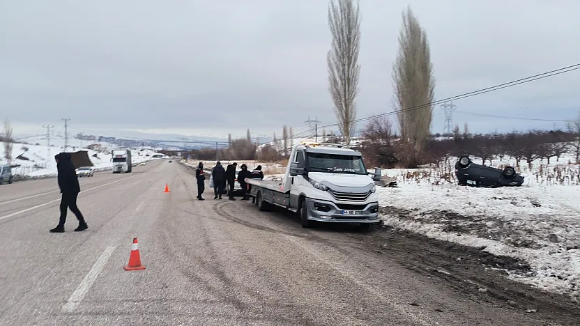 Malatya-Adıyaman Yolunda İlginç Kaza: Kuşlara Çarpmamak İsteyen Sürücü Takla Attı