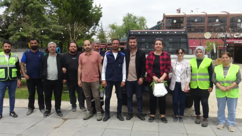 Malatya Büyükşehir Belediyesi Vatandaşlara Ücretsiz Fide Dağıttı