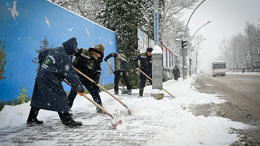 Malatya Büyükşehir Belediyesi Karla Mücadelede 7/24 Sahada