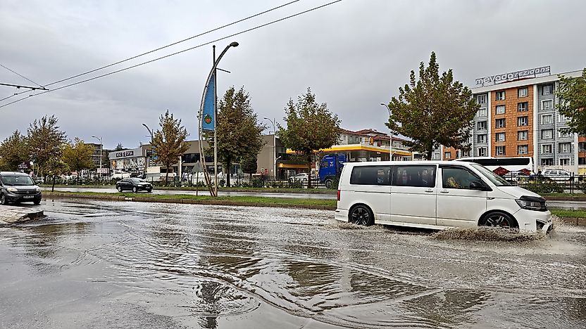 Malatya'da 10 Dakikalık Sağanak Hayatı Olumsuz Etkiledi