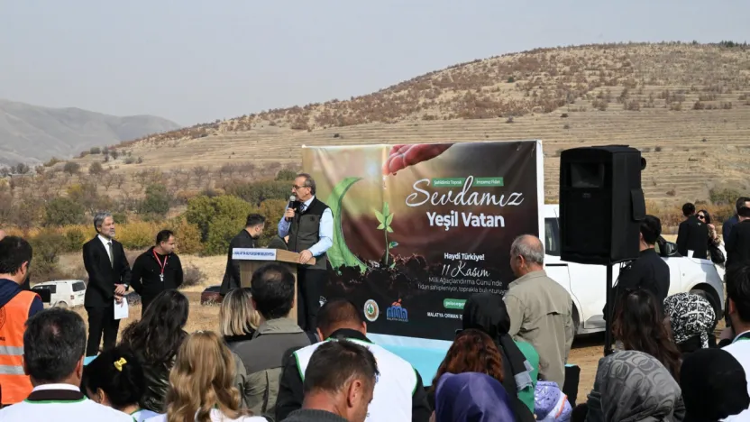 Malatya'da '11 Kasım Milli Ağaçlandırma Günü'nde 2 bin 200 Fidan Toprakla Buluştu