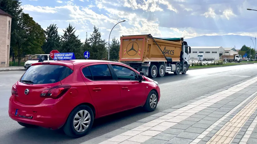 Malatya'da Direksiyon Eğitimi Alanı, Ağır Araç Trafiği Nedeniyle Güvensiz Hale Geldi