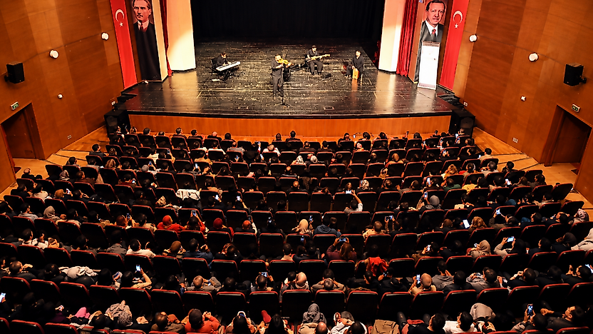 Malatya'da Javadoff Rüzgârı! Müzikseverlerden Yoğun İlgi