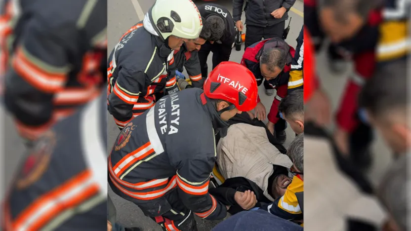 Malatya'da kamyonet ile kamyon çarpıştı: 1 yaralı