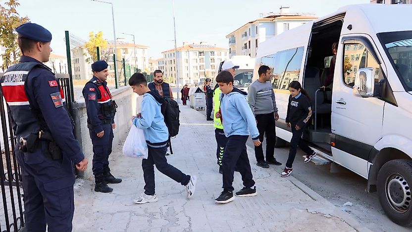 Malatya'da Okul Çevrelerine Sıkı Denetim: 704 Personel Görev Aldı