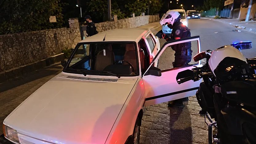 Malatya'da Polis Denetimlerinde Tabanca, Tüfek ve Uyuşturucu Ele Geçirildi