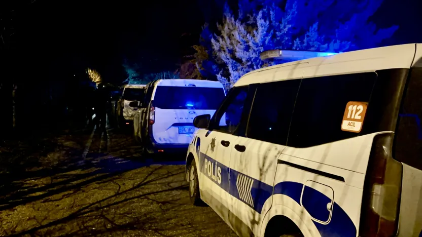 Malatya'da Ruhsatsız Tabanca Kazası: Genç Kız Ayağından Vuruldu