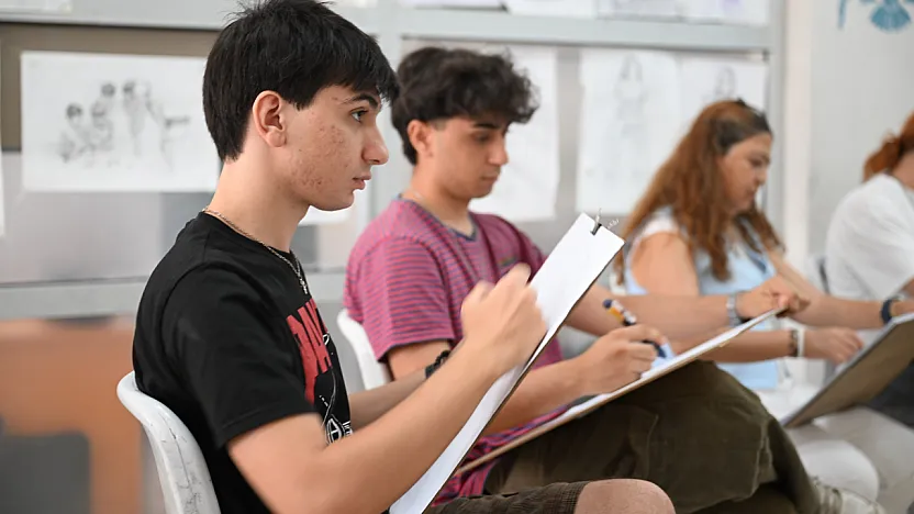 Malatya'da Sanat Eğitiminin Gurur Tablosu: 32 Kursiyer Hedefine Ulaştı