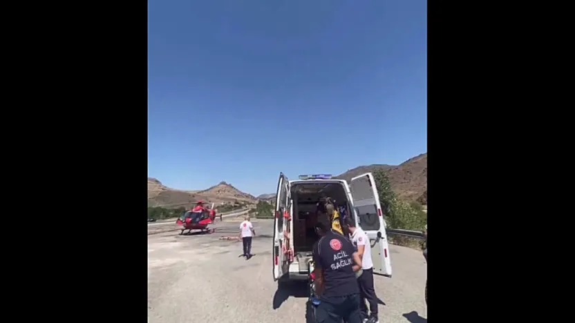 Malatya'da Trafik Kazası: Beton Mikseri Devrildi, Sürücü Helikopter Ambulansla Kurtarıldı