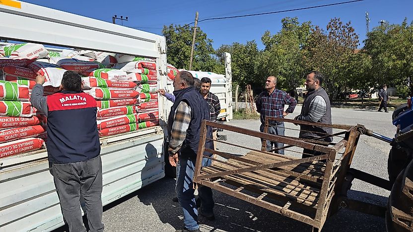 Malatya'da Üreticilere 30 Ton Yem Bitkisi Tohumu Desteği