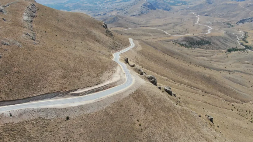 Malatya'da Yol Seferberliği: İlçelerde Ulaşım Altyapısı Güçleniyor