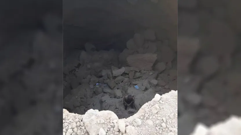 Malatya'da yol yapım çalışması esnasında göçük: İş makinası toprak altında kaldı