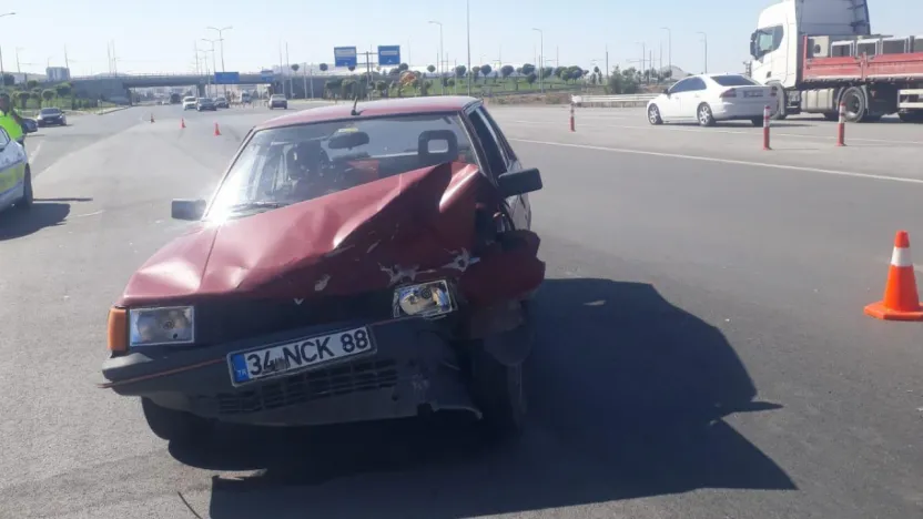 Malatya-Elazığ yolunda iki otomobil çarpıştı: 2 yaralı