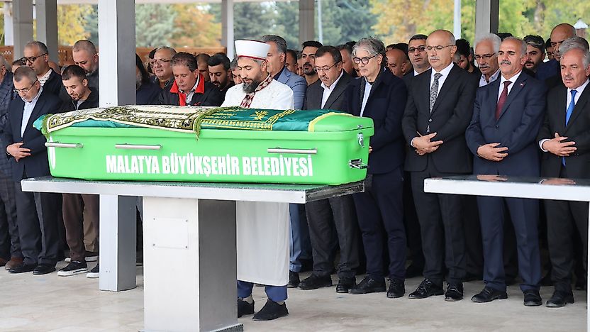 Malatya'nın Tanınmış Esnaflarından Burhan Özdemir Hayatını Kaybetti