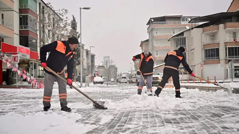Meteoroloji'den Türkiye Geneline Kuvvetli Yağış ve Fırtına Uyarısı
