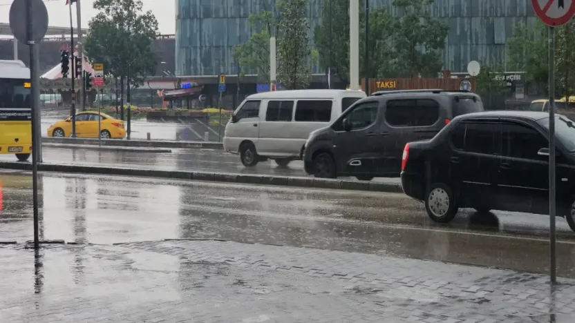 Meteoroloji uyardı: Marmara'da kuvvetli rüzgâr, Kars ve Ardahan'da sağanak