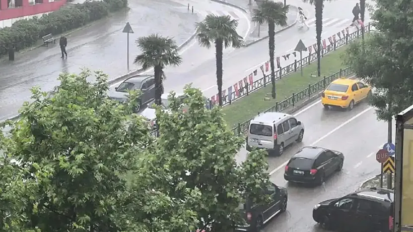 Meteoroloji uyardı: Sağanak yağış birçok bölgeyi etkisi altına alacak